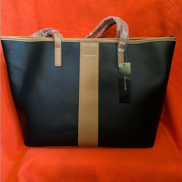 NWT Tahari Tote with Lip Care Set - Picture 2 of 12